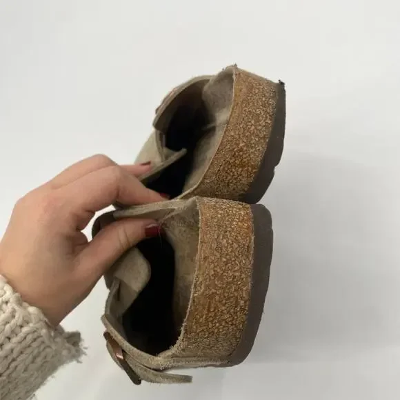 Birkenstock Boston Soft Footbed Clogs in taupe suede - Picture 5 of 8